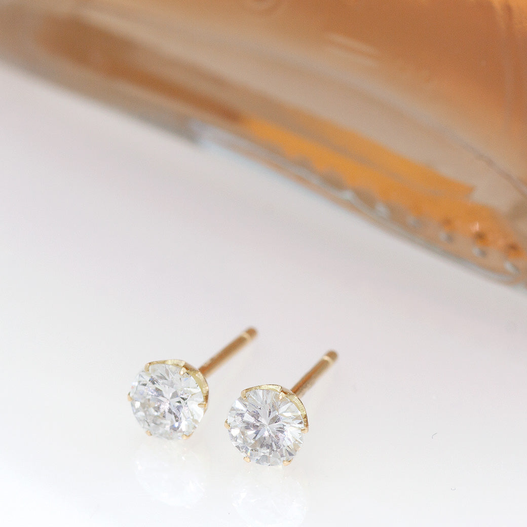 【ALTRO】K18 プラチナ ラボグロウンダイヤ 0.6ct 6本爪 一粒 ダイヤ スタッド ピアス