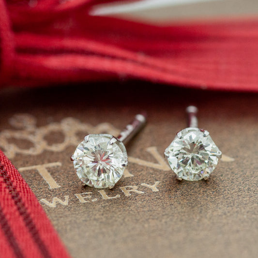 【Natural】特別価格 一粒ダイヤモンドピアス 計0.3ct UP