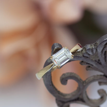 【ALTRO】Lior K18YG  ラボグロウンダイヤ  1.0ct エメラルドカット ダイヤ ソリティアリング