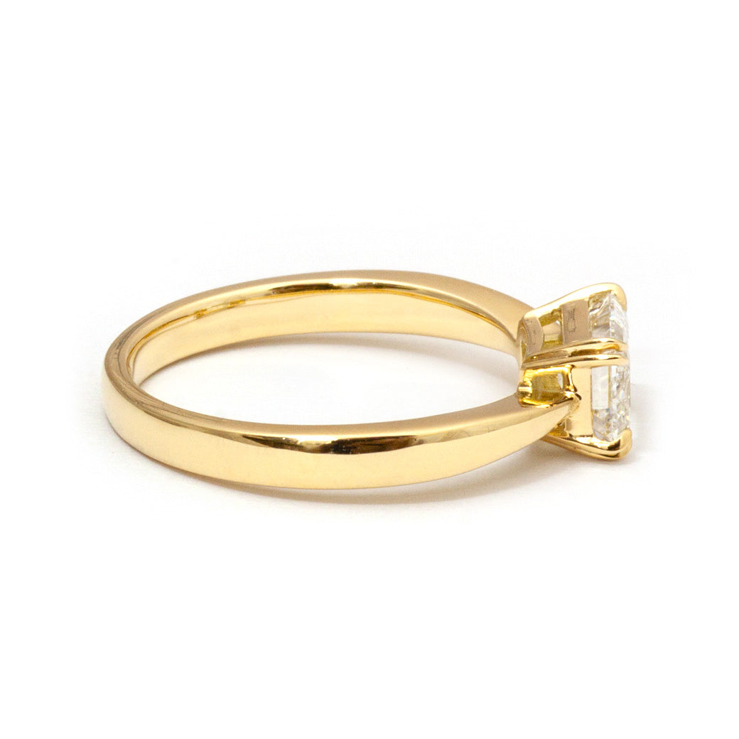 【ALTRO】Lior K18YG  ラボグロウンダイヤ  1.0ct エメラルドカット ダイヤ ソリティアリング