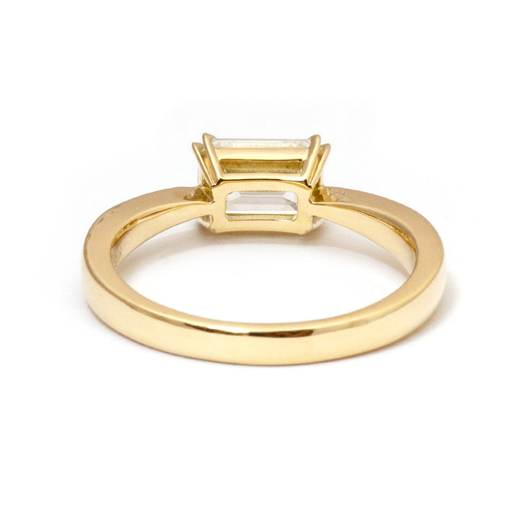 【ALTRO】Lior K18YG  ラボグロウンダイヤ  1.0ct エメラルドカット ダイヤ ソリティアリング