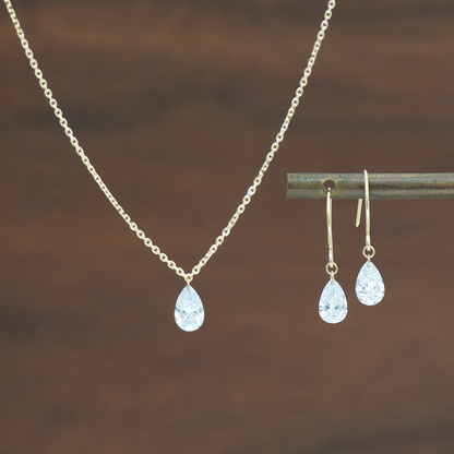【ALTRO】Lior K10 ラボグロウンダイヤ 計 0.6ct レーザーホール ペアシェイプ フック ピアス