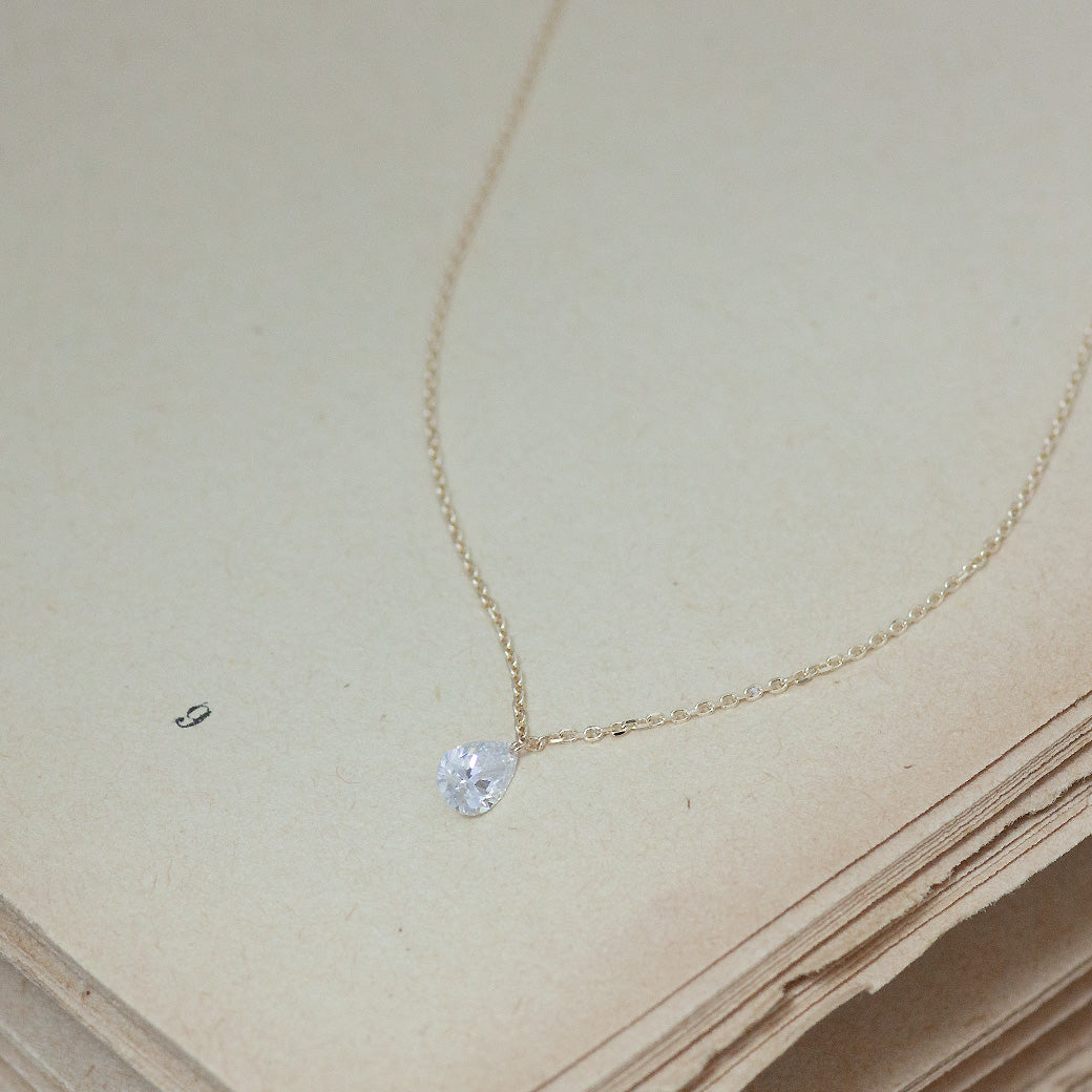 【ALTRO】Lior ラボグロウンダイヤ 0.3ct K10 レーザーホール ペアシェイプ 一粒 ダイヤ ネックレス　GOD044N