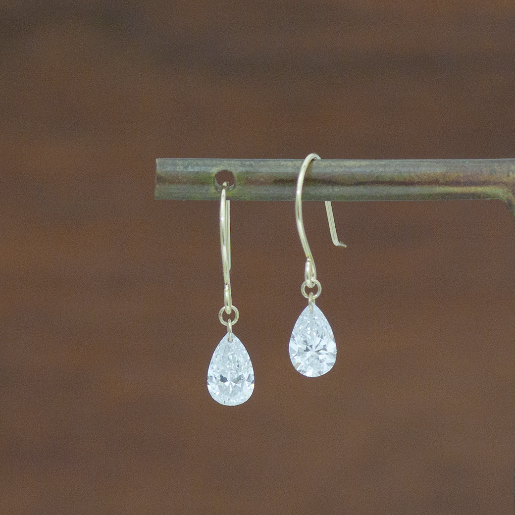 【ALTRO】Lior K10 ラボグロウンダイヤ 計 0.6ct レーザーホール ペアシェイプ フック ピアス