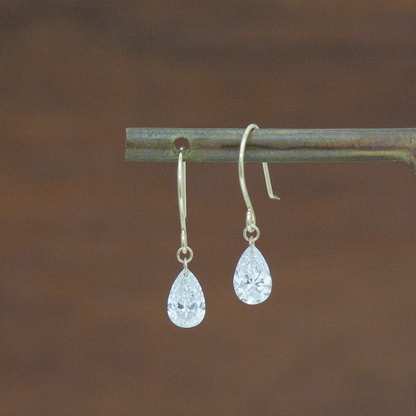 【ALTRO】Lior K10 ラボグロウンダイヤ 計 0.6ct レーザーホール ペアシェイプ フック ピアス