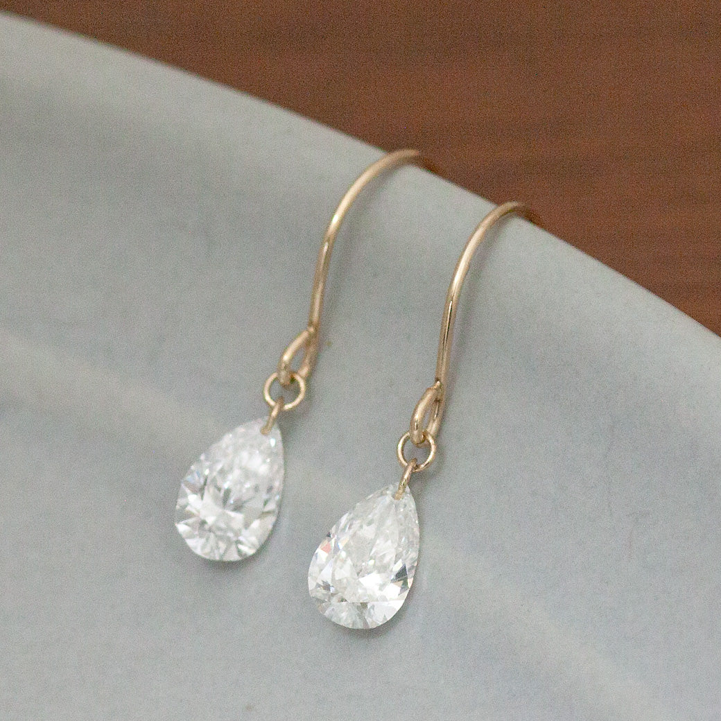 【ALTRO】Lior K10 ラボグロウンダイヤ 計 0.6ct レーザーホール ペアシェイプ フック ピアス