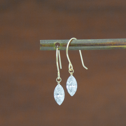 【ALTRO】Lior K10 ラボグロウンダイヤ 計 0.6ct レーザーホール マーキス フック ピアス