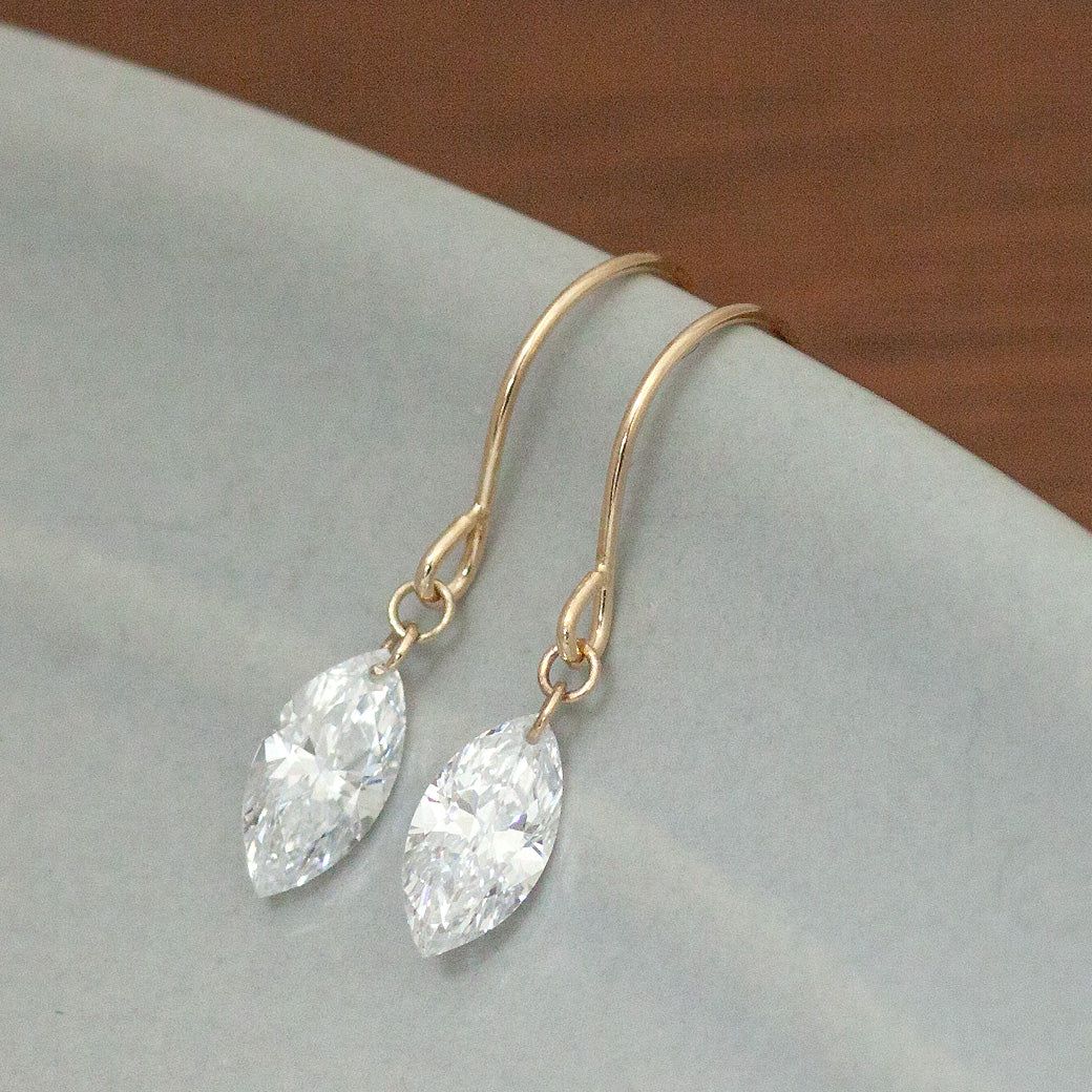 【ALTRO】Lior K10 ラボグロウンダイヤ 計 0.6ct レーザーホール マーキス フック ピアス
