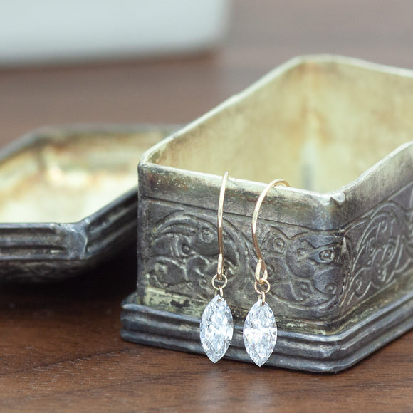 【ALTRO】Liorリオール K10 ラボグロウン ダイヤモンド ピアス 計0.6ct  0.3ct/0.3ct マーキスカット フックピアス GOD0045P