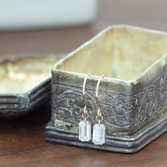 【ALTRO】Liorリオール K10 ラボグロウン ダイヤモンド ピアス 計0.6ct  0.3ct/0.3ct エメラルドカット フックピアス GOD0046P