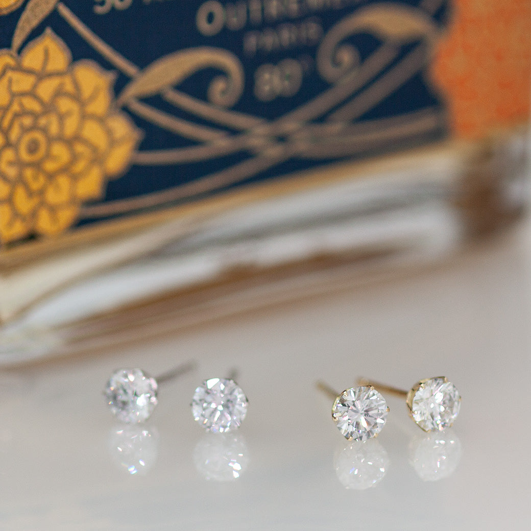 【ALTRO】K18 プラチナ ラボグロウンダイヤ 0.6ct 6本爪 一粒 ダイヤ スタッド ピアス