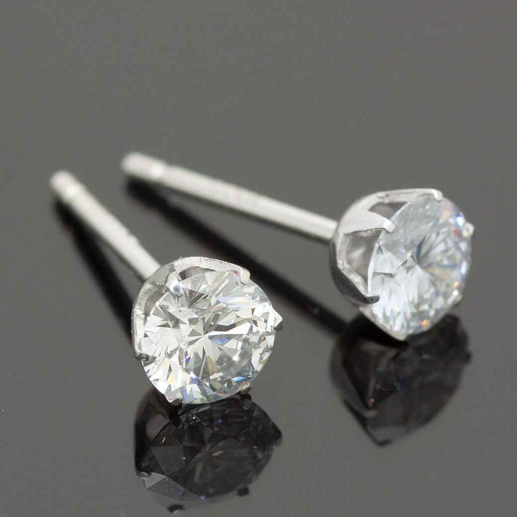 【ALTRO】K18 プラチナ ラボグロウンダイヤ 0.6ct 6本爪 一粒 ダイヤ スタッド ピアス