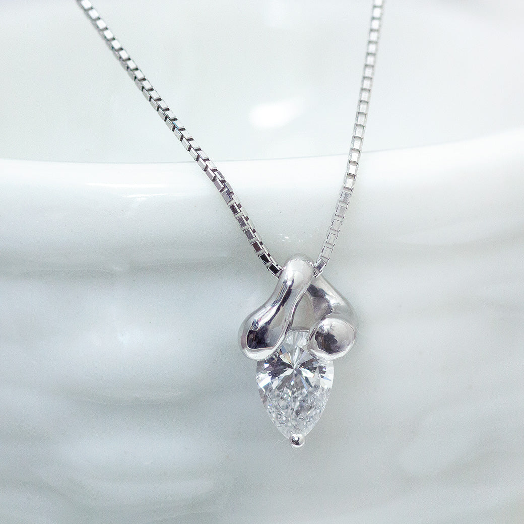 【LIMITED】【Natural】K18WG 天然ダイヤモンド ペアシェイプ ネックレス 0.505ct　