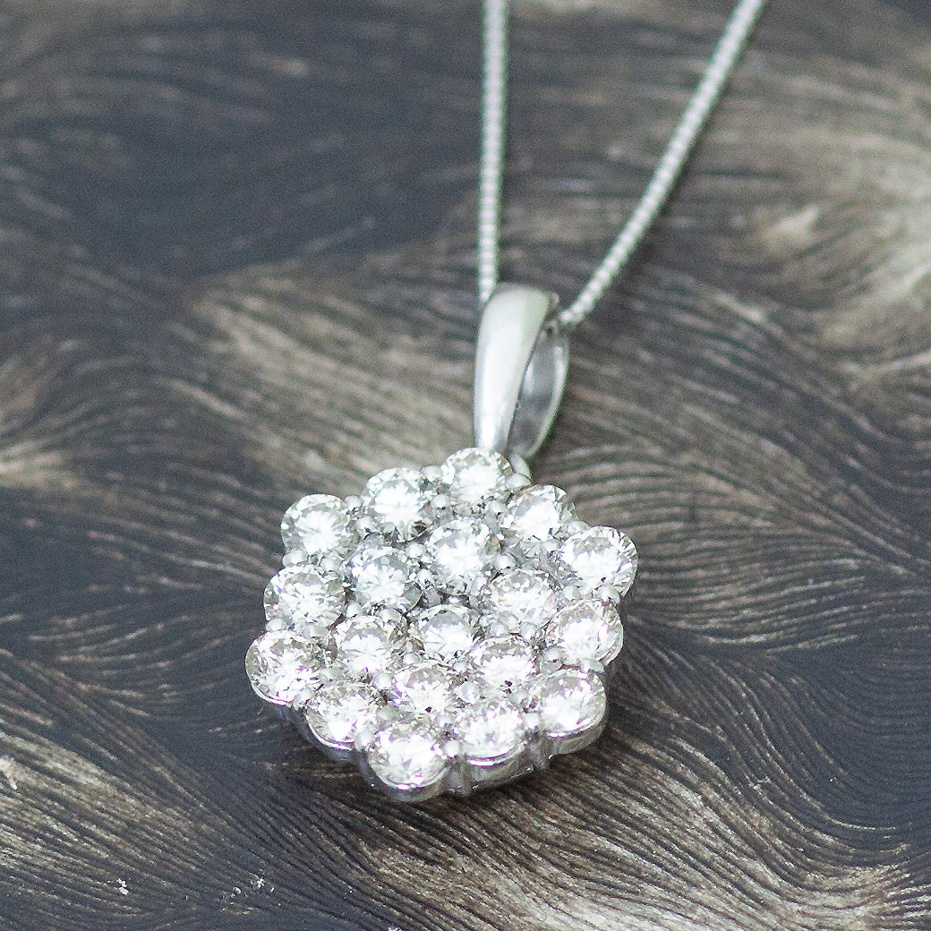 【Natural】 K18WG パヴェ ダイヤモンド ペンダントトップ 1.03ct　