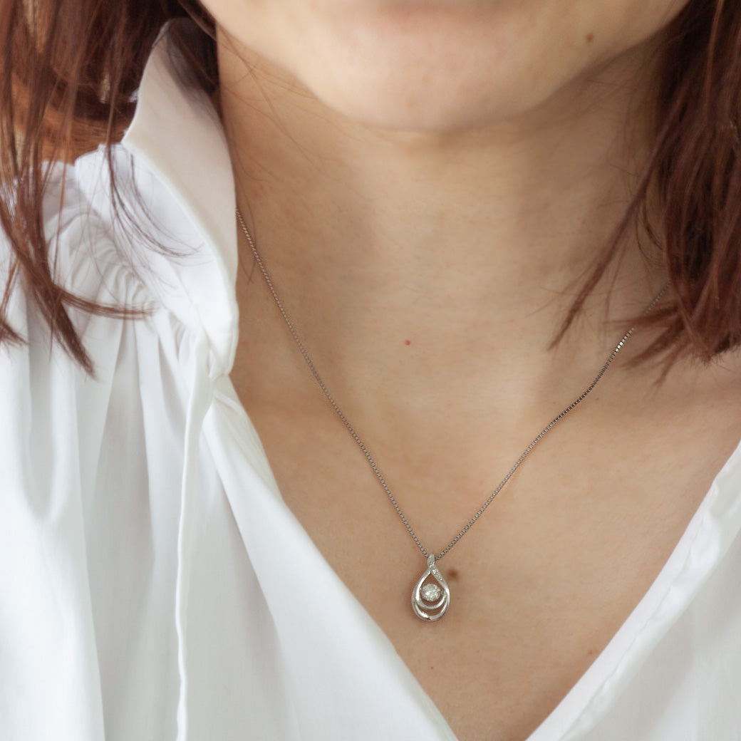 【LIMITED】【Natural】PT 天然ダイヤモンド ダンシングストーン ドロップ ネックレス 0.25ct　