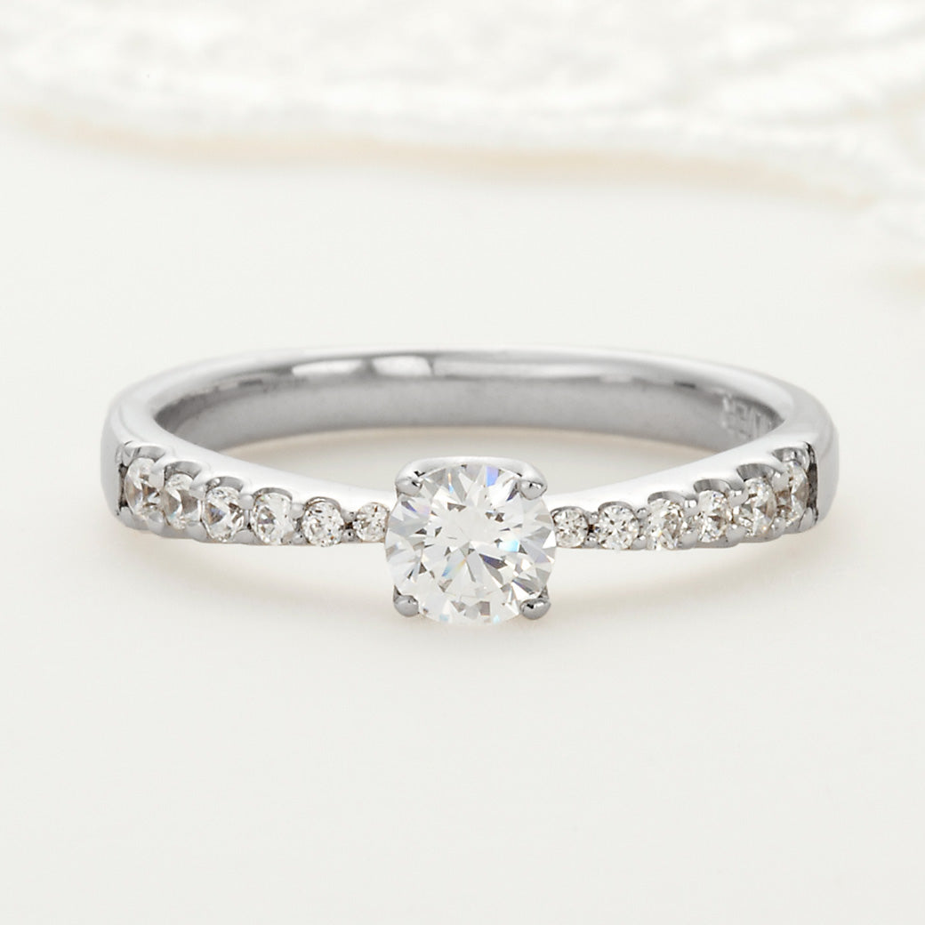 SISTINA BRIDAL エンゲージリング  Isabella -イザベラ- 0.3ct プラチナ　DM492　