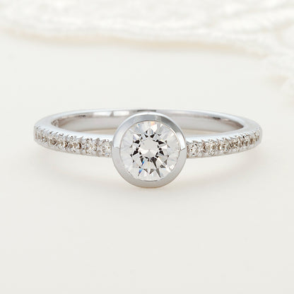 SISTINA BRIDAL エンゲージリング  Kyla -カイラ- 0.3ct プラチナ　DM513-2　