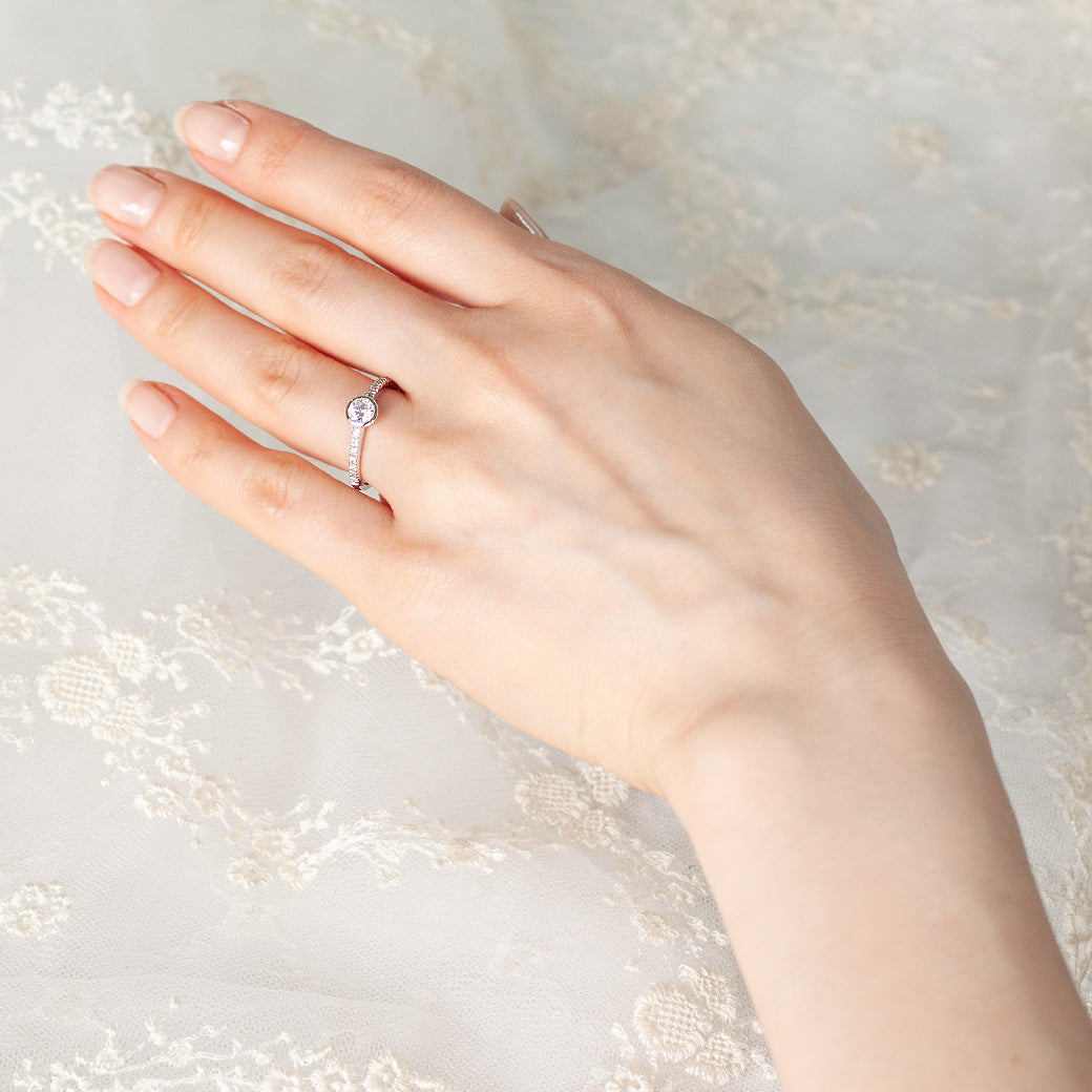 SISTINA BRIDAL エンゲージリング  Kyla -カイラ- 0.3ct プラチナ　DM513-2　