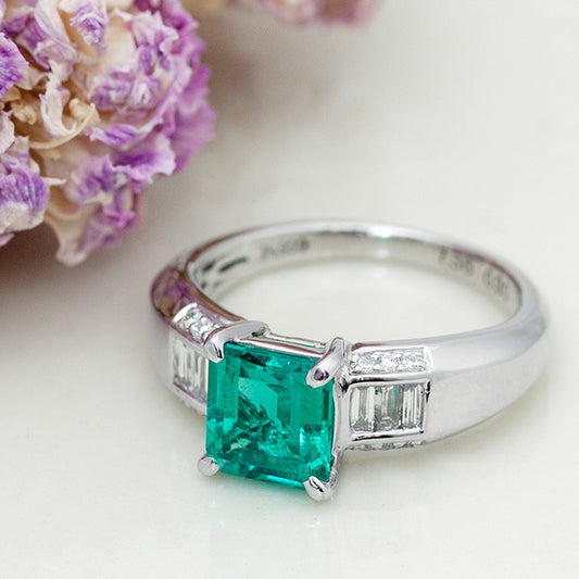 【LIMITED】【Natural】PT900 エメラルド リング 1.36ct