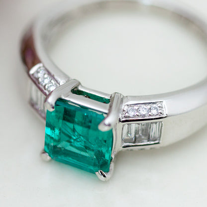 【LIMITED】【Natural】PT900 エメラルド リング 1.36ct