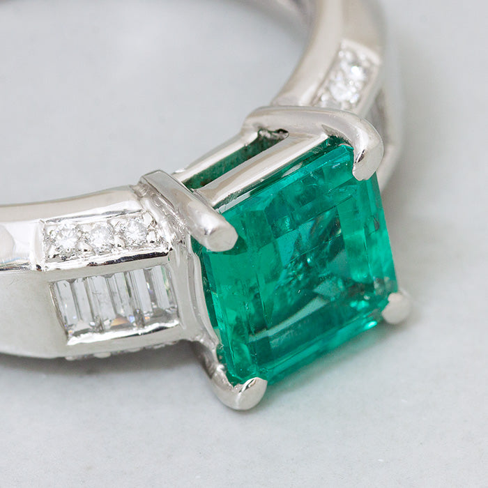 【LIMITED】【Natural】PT900 エメラルド リング 1.36ct