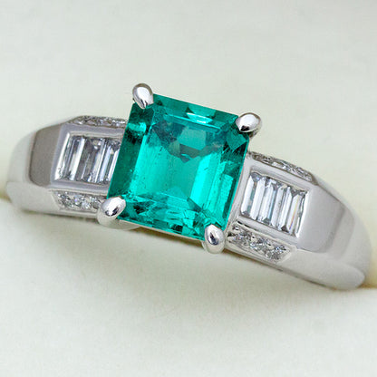 【LIMITED】【Natural】PT900 エメラルド リング 1.36ct