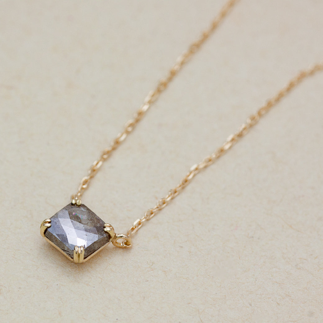 K18 ブラックダイヤ チェスカット スクエアネックレス 0.624ct K18 ブラックダイヤ チェスカット スクエアネックレス 0.624ct