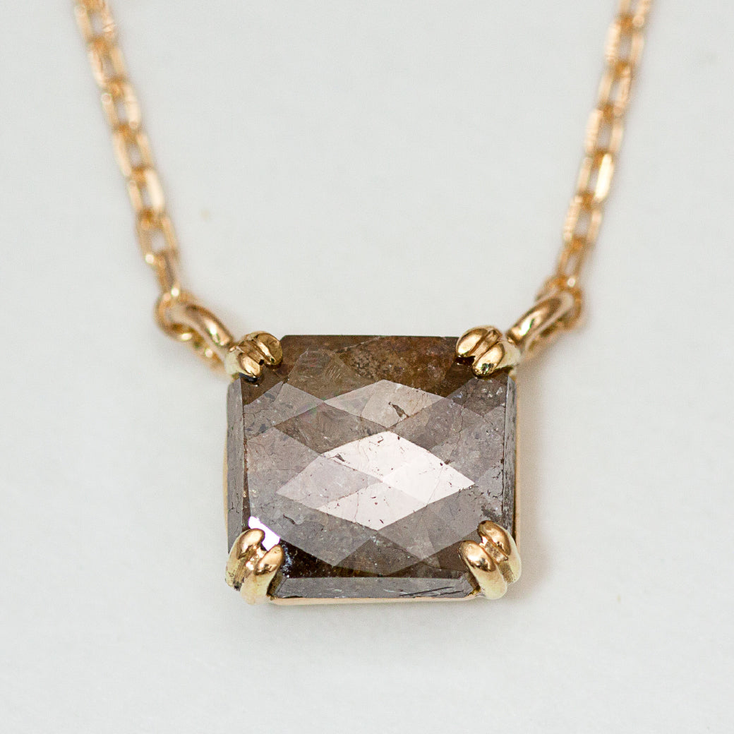 K18 ブラックダイヤ チェスカット スクエアネックレス 0.624ct K18 ブラックダイヤ チェスカット スクエアネックレス 0.624ct
