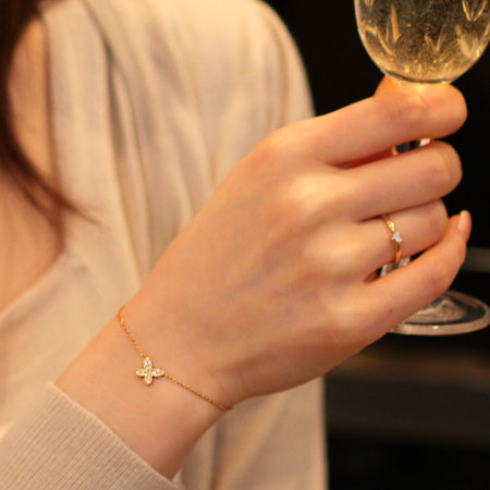 【Natural】K18 バタフライ パヴェダイヤブレスレット 0.15ct　