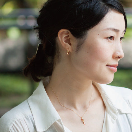 【Natural】K10  Green Leaf   リーフデザイン リースピアス　