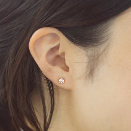 【Natural】K18 一粒ダイヤモンド スタッドピアス 4本爪 0.6ct