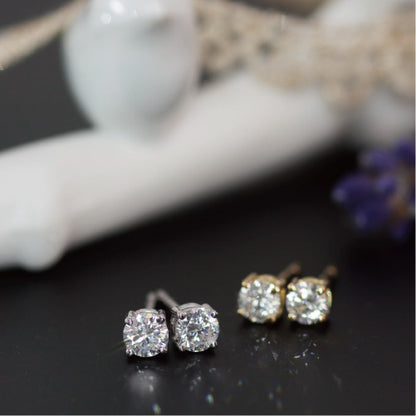 【Natural】プラチナ 一粒ダイヤモンド スタッドピアス 4本爪 0.3ct　