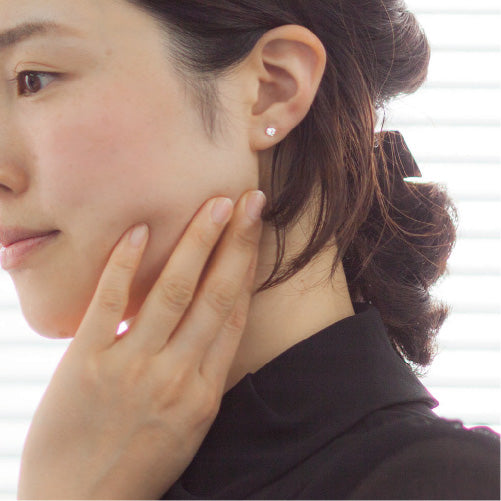 【Natural】プラチナ 一粒ダイヤモンド スタッドピアス 4本爪 0.3ct　