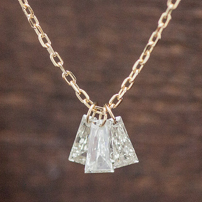 【LIMITED】【Natural】K18  フレームレス テーパー ダイヤモンドネックレス 3石 0.28ct　