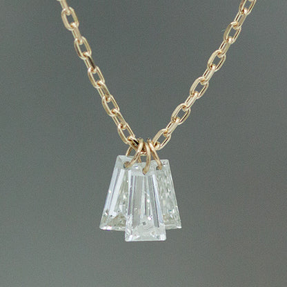 【LIMITED】【Natural】K18  フレームレス テーパー ダイヤモンドネックレス 3石 0.28ct　