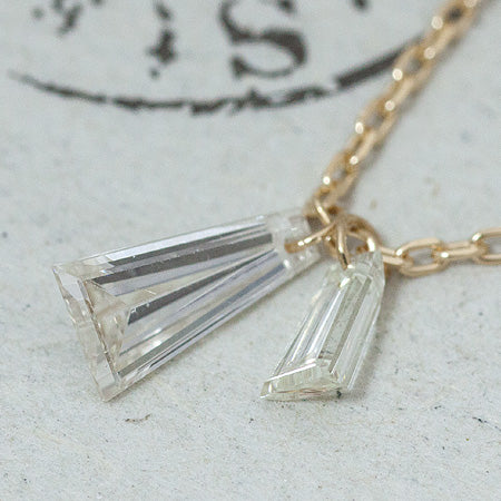 K18 レーザーホール ダイヤモンドネックレス テーパー 2石 0.37ct 