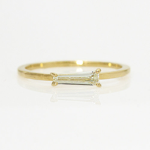 【Natural】K18 Mooi テーパーカット ダイヤモンドリング　