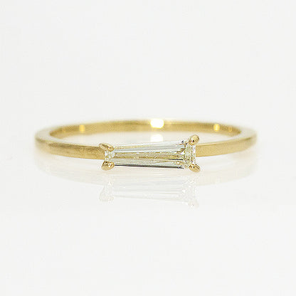 【Natural】K18 Mooi テーパーカット ダイヤモンドリング　