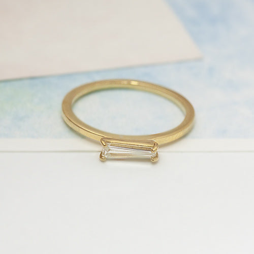【Natural】K18 Mooi テーパーカット ダイヤモンドリング　
