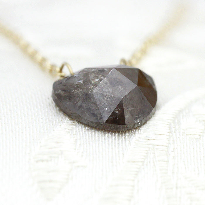 【LIMITED】【Natural】K18  グレイッシュ ナチュラルカラー ハートダイヤネックレス 0.97ct