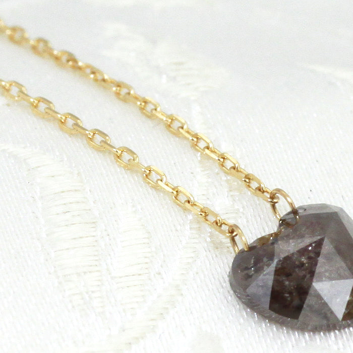 【LIMITED】【Natural】K18  グレイッシュ ナチュラルカラー ハートダイヤネックレス 0.97ct