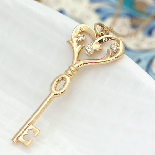 【Natural】LiLiNa K18 KEY to L ハート キー ペンダント 0.02ct