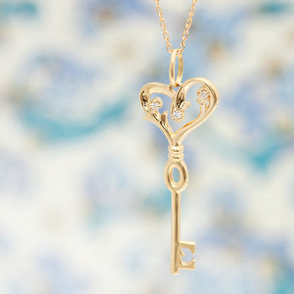 【Natural】LiLiNa K10 KEY to L ハート キー ペンダント 0.02ct