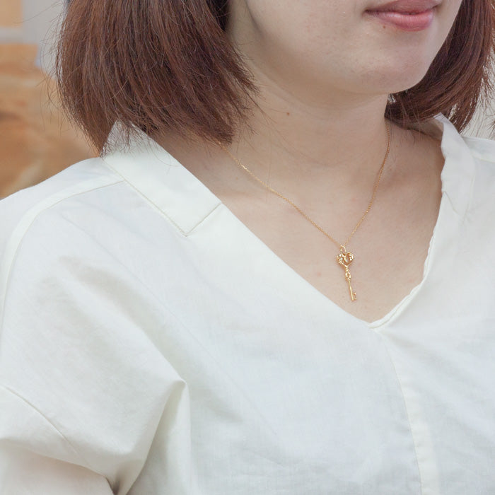 【Natural】LiLiNa K10 KEY to L ハート キー ペンダント 0.02ct