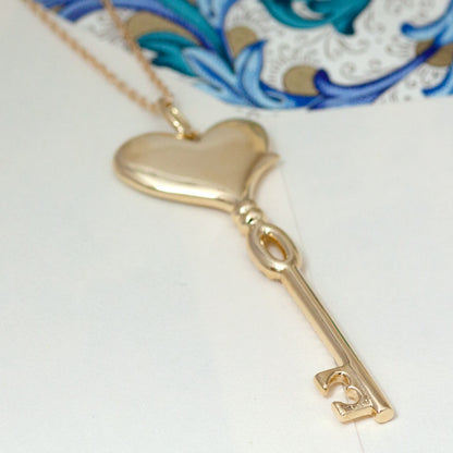 【Natural】LiLiNa K10 KEY to L  ハート キー パヴェ ダイヤ ペンダント 0.5ct