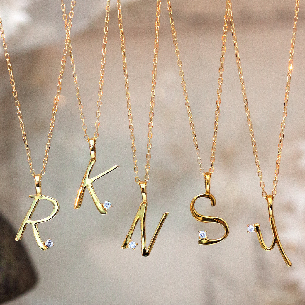 K18 ワンポイントダイヤ付き イニシャルネックレス N00225