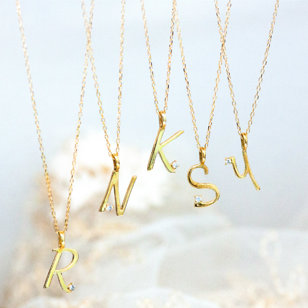 【Natural】K18  ワンポイントダイヤ付き イニシャル ネックレス　
