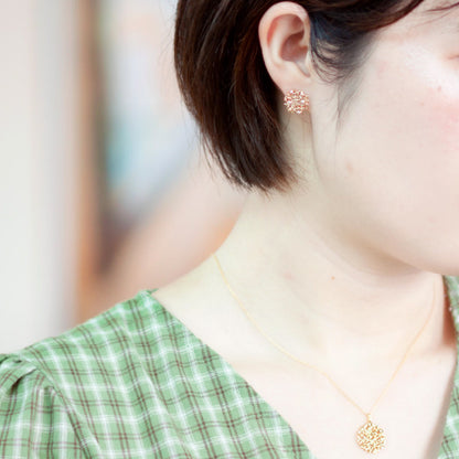 【Natural】K18  Green Leaf  リーフデザイン オーブスタッドピアス　