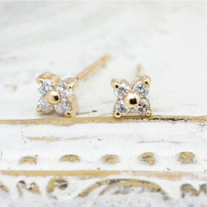 mignon ～ミニョン～ K10 フラワー ダイヤモンドピアス P00232